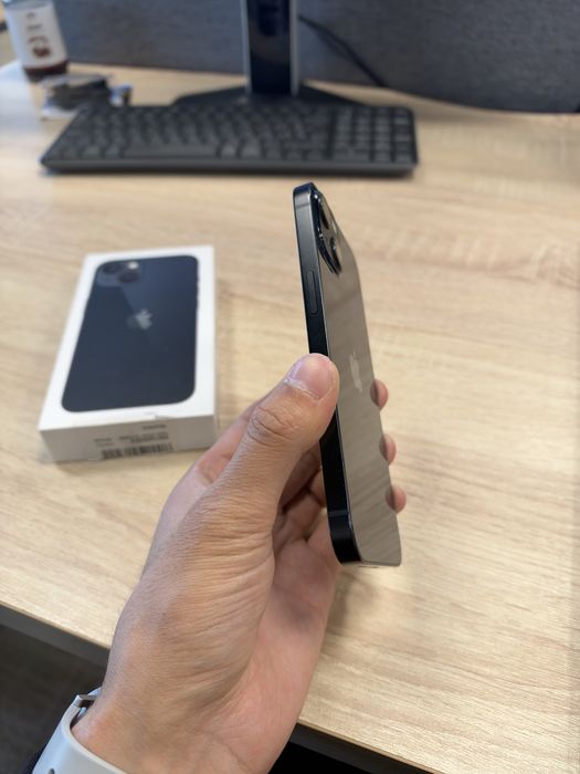 Продам iPhone 13 128 midnight
