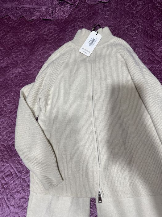 Продам теплый костюм от NORA