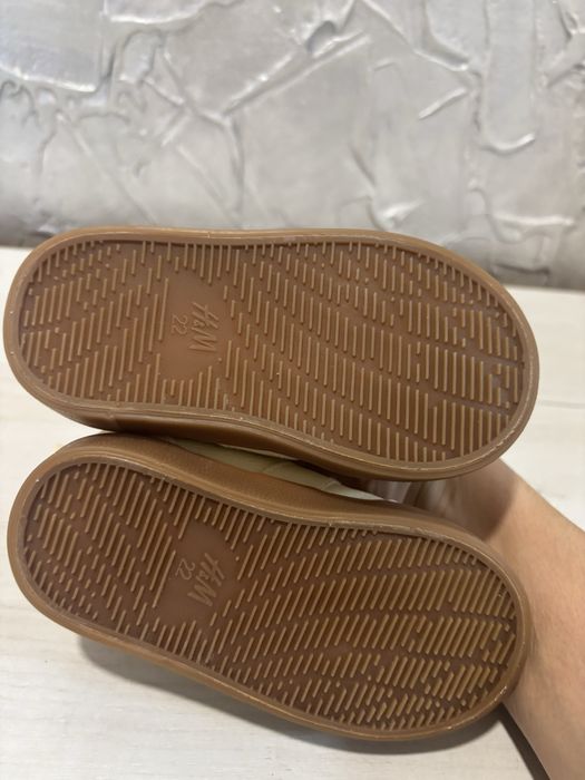 Чисто нови обувчици на H&M