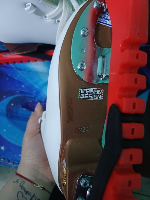 Срочно коньки продам