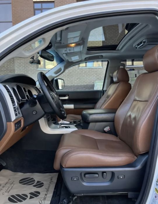 Продам Toyota Sequoia 2008