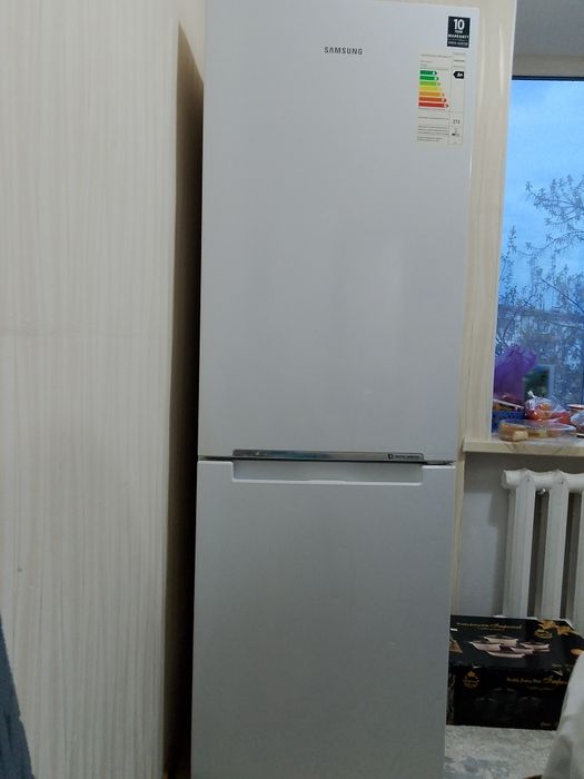 Большой холодильник Samsung