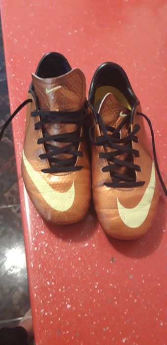 Crampone mar 37,5   și 33,,5 Timișoara