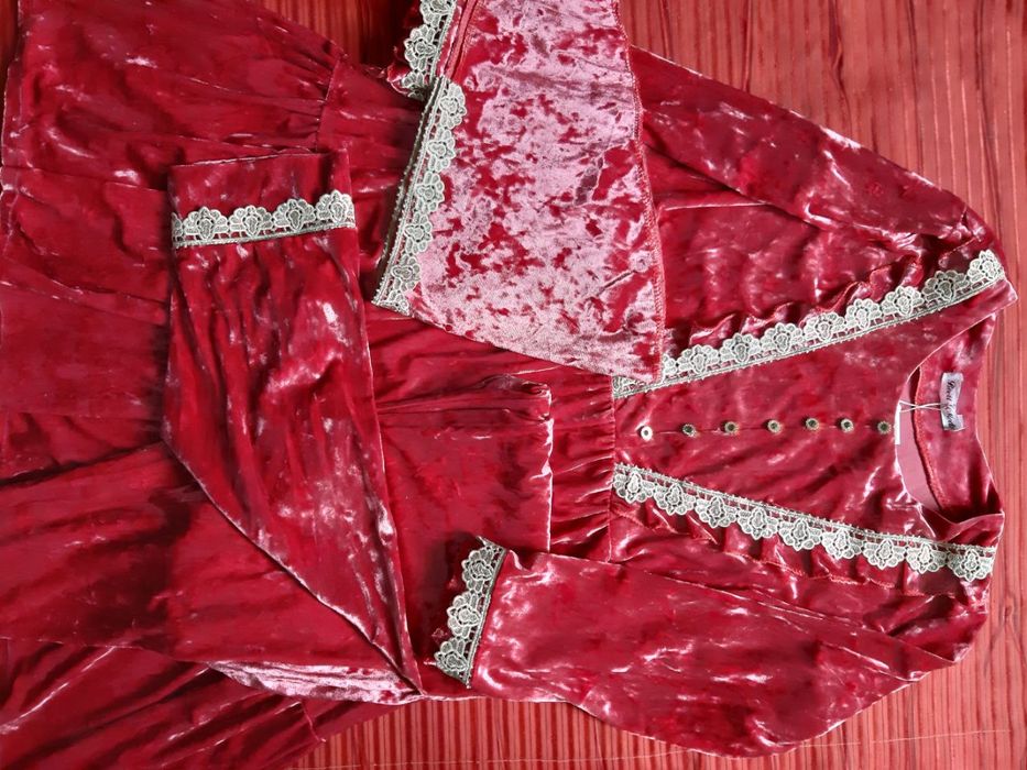 Kelinchaklar uchun ko'ylak poycha