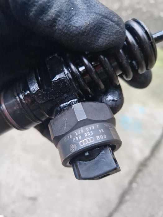 Vand injectoare VW passat , AudiSeatSkoda 1.9 tdi 038130073F AJM,115cp