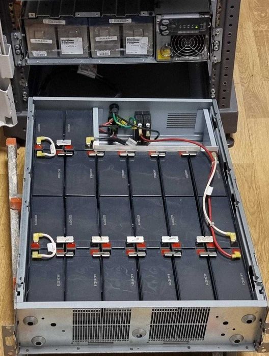 Vand UPS HP R5500 XR (5500VA, servere) defect cu baterii noi Bucuresti ...