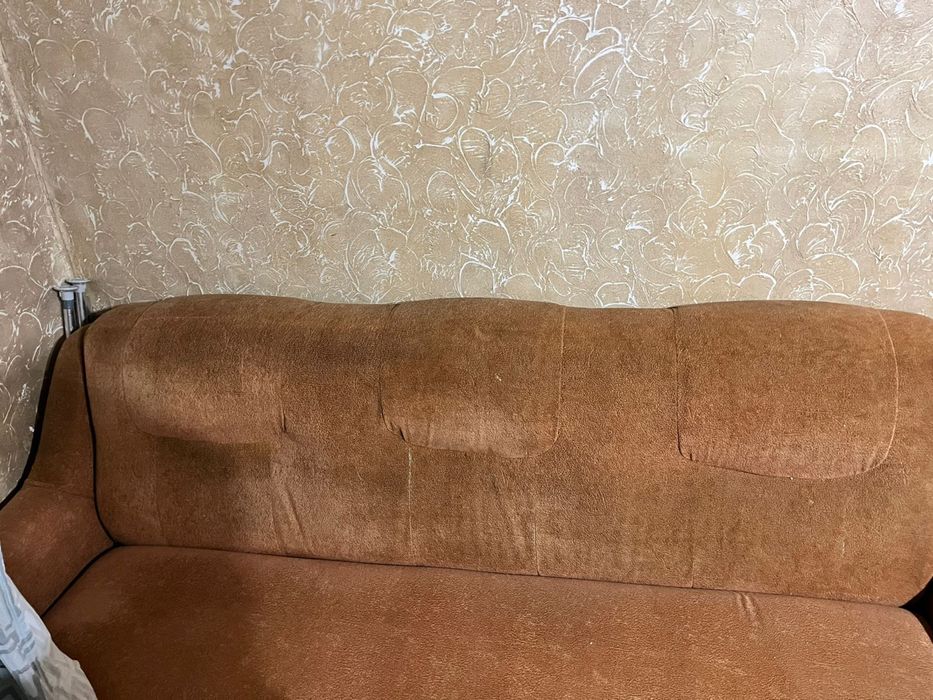 Продам диван с креслой
