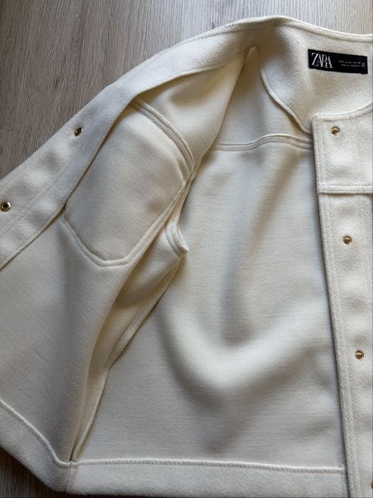 бежово яке на Zara