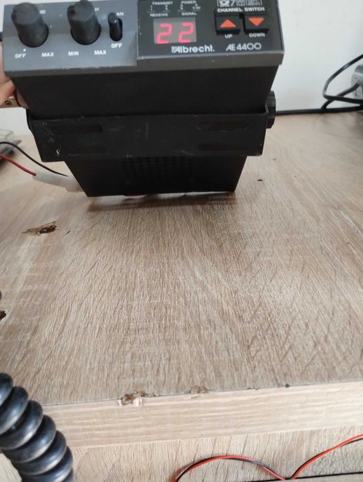 statie radio auto Albrecht AE4400