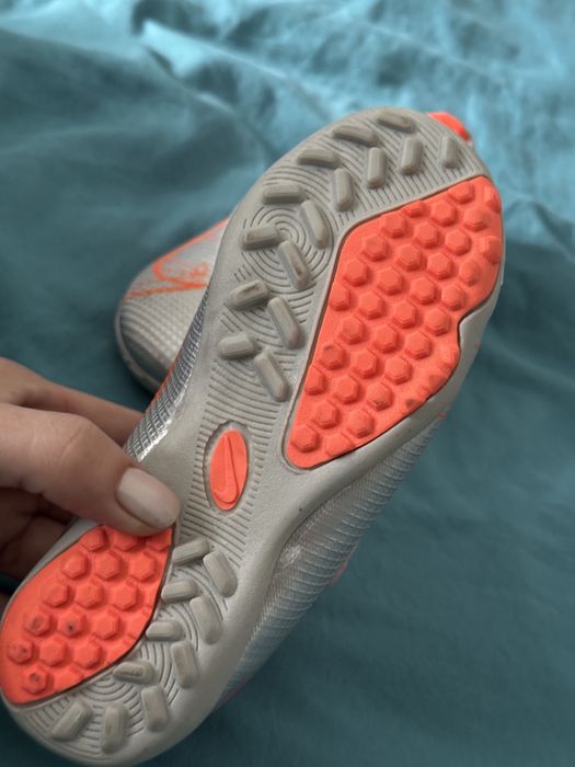 Кросовки бутсы NIKE новые