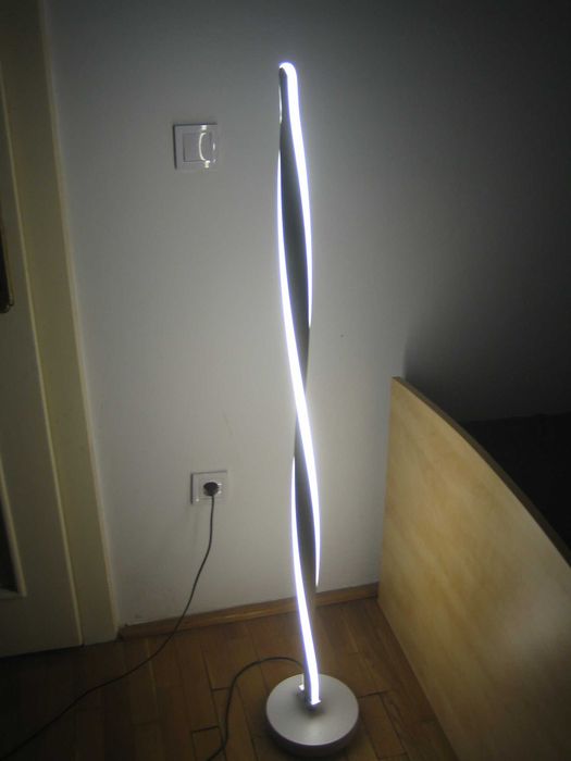 Lampadar cu arhitectura buna