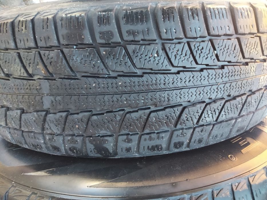 Продам летнию резину.