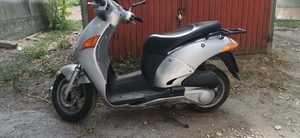 Мотоциклет Honda  Nes 150