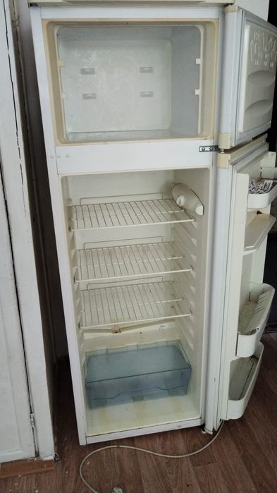 Продам холодильник