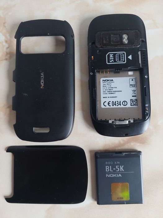 Vând Nokia C7 impecabil (cu cod de siguranță) + husă //poze reale