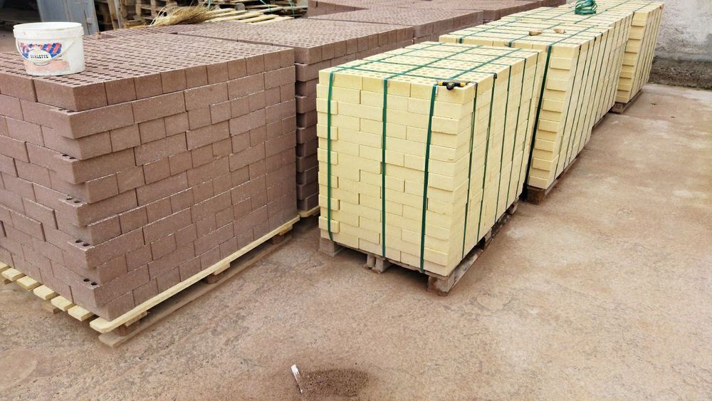 Гипер прессованный облицовочный кирпич.