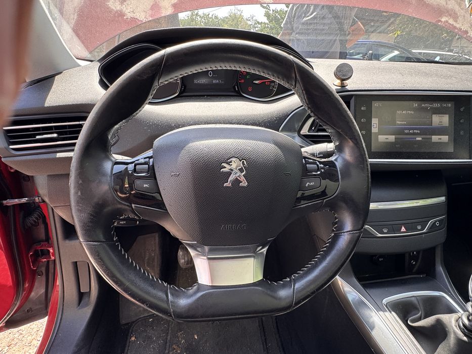 Peugeot 308 1.6 e-hdi НА ЧАСТИ