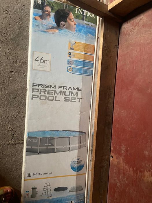 Продаётся бассейн в хорошем состоянии