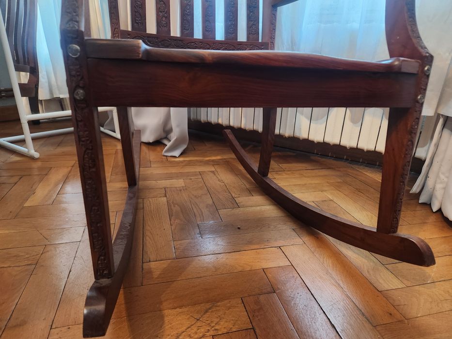 Balansoar vintage din lemn de trandafir, clasic, elegant