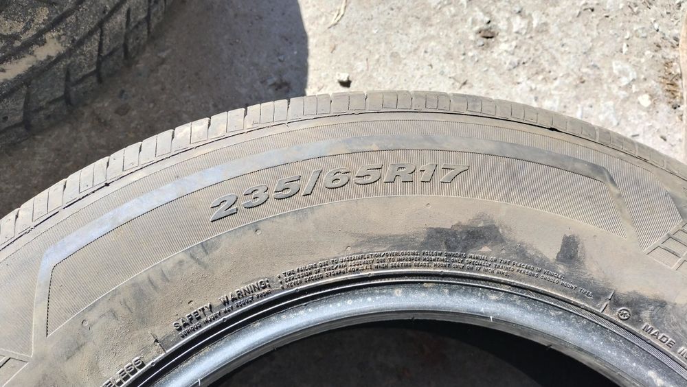 Продам резину 235/65/R17
