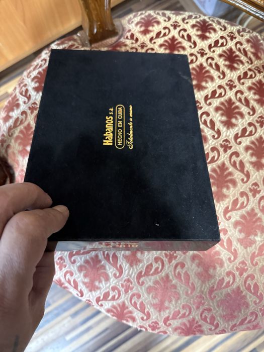 пригинални две кутий за пури cohiba behike 54/56