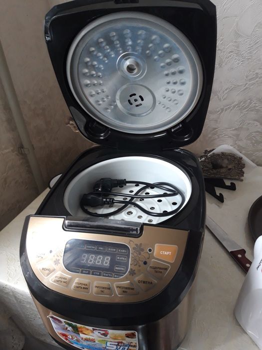 Продам мультиварку Redmond RMC M80