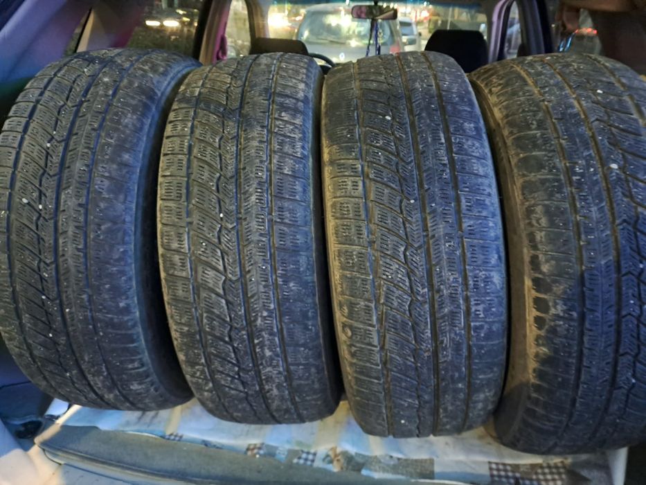 Vând 4 buc. anvelope 225/60/17 MS