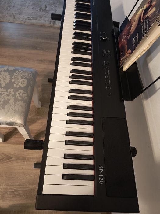 Claviatura Thomann 120 cu suportul inclusi