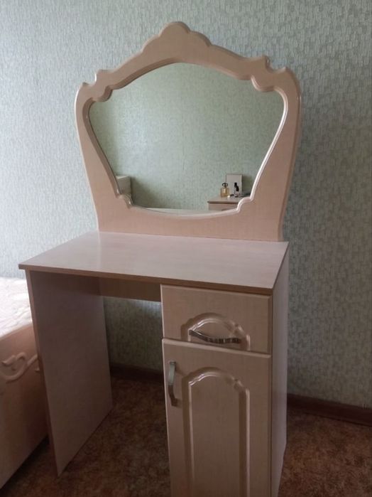 Продам спальный гарнитур