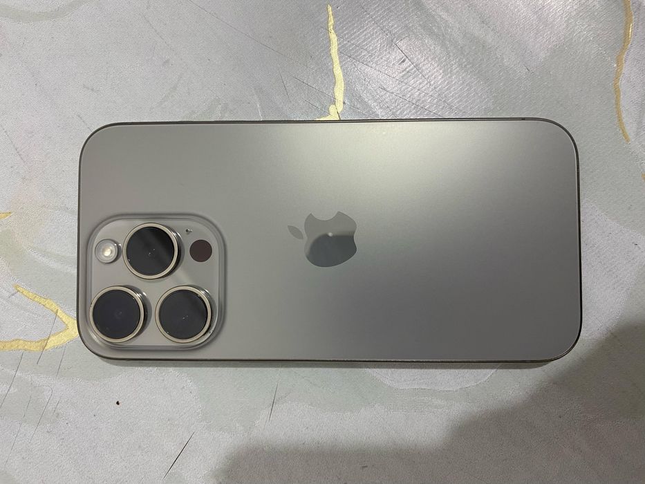 Продам Iphone 15 pro