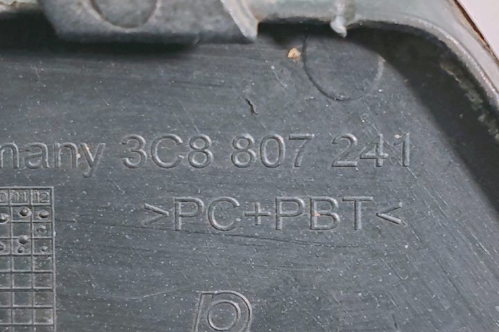 Capac carlig remorca 3C8807241 Volkswagen VW Passat CC prima generati