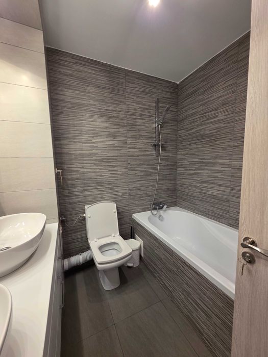 3 camere decomandat renovat complet, centrala proprie, direct proprietar, str. Uranus, bloc 2001