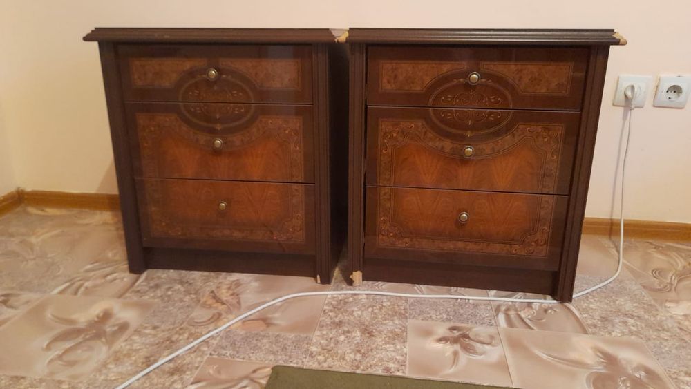 Тумба с 3 ящиками (2 шт ) В идеальном состоянии Не сломана