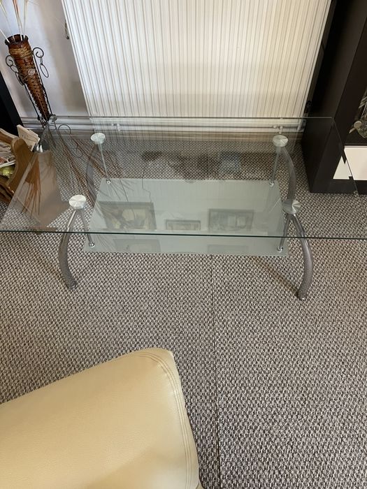 Masa de sticla pentru sufragerie