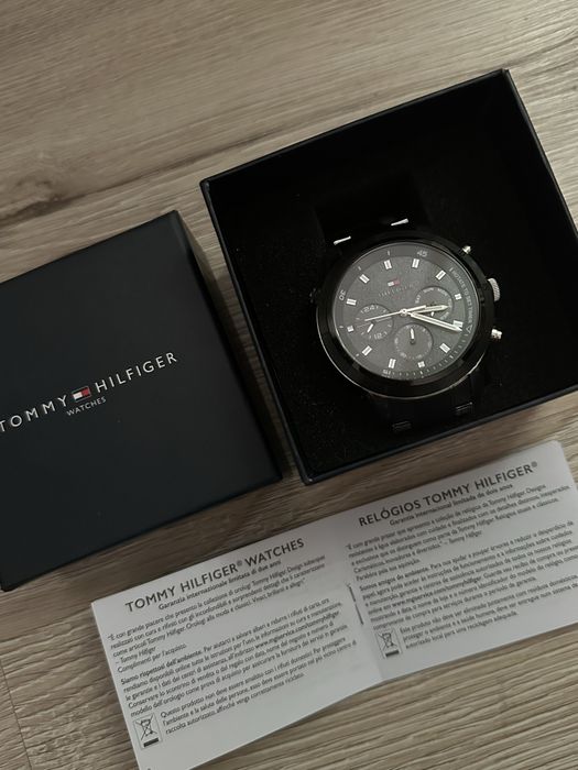 Часы Tommy Hilfiger