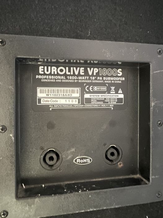 Сабвуфер behringer EUROLIVE VP1800S