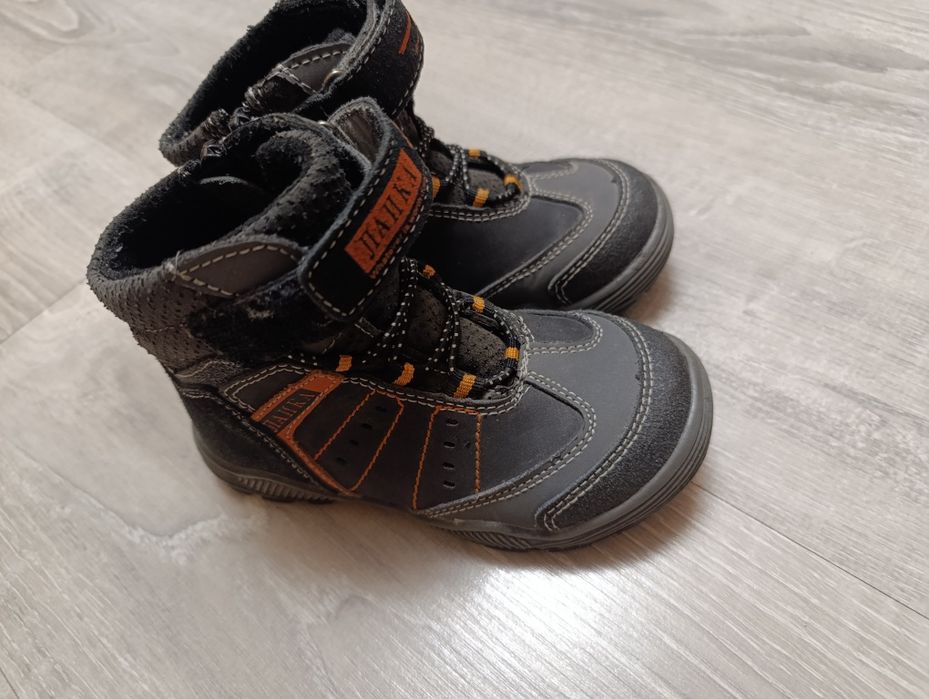 Продам ботинки весна -осень 27р