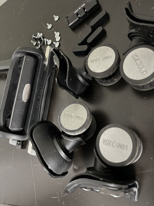 Roti, maner, troller Lamonza