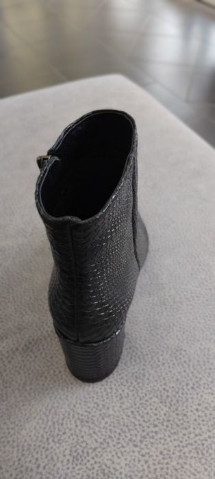 Нови дамски боти естествена кожа!37,38,39 размер