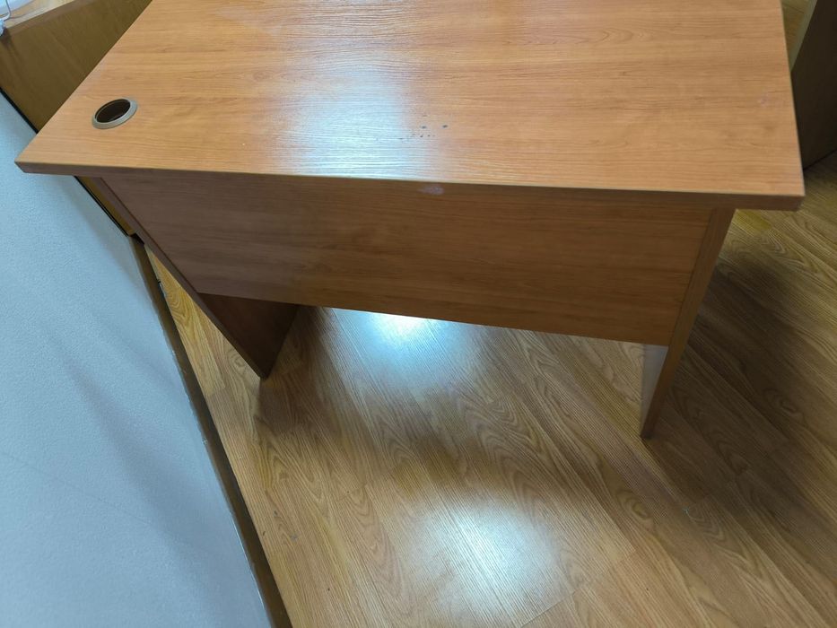 Стол компьютерный