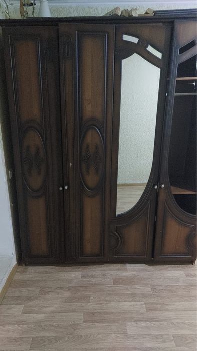 Срчоно продаем Шкаф
