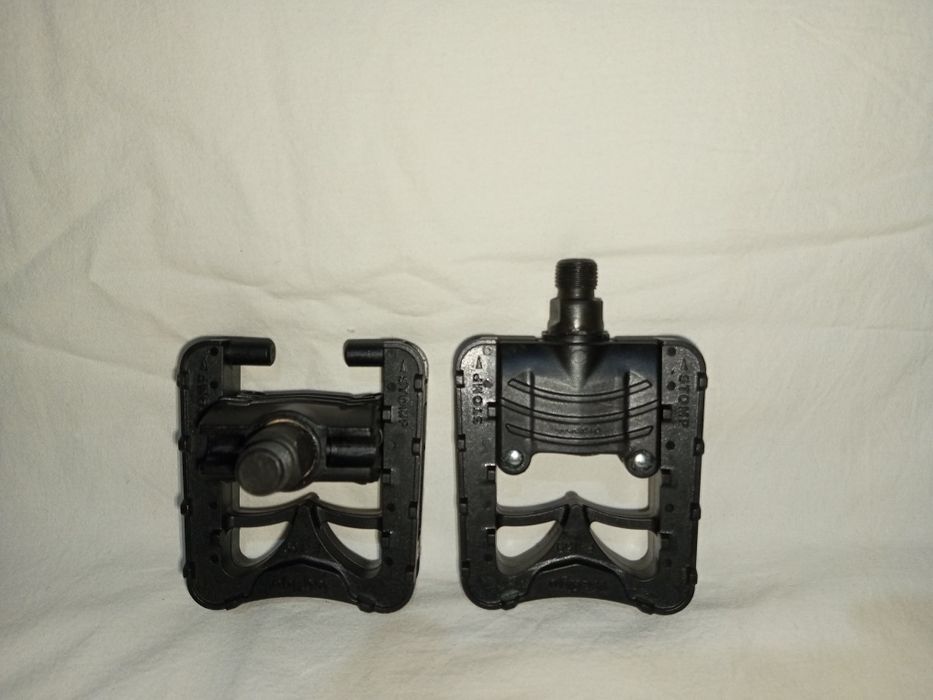 Педали складные для велосипеда.