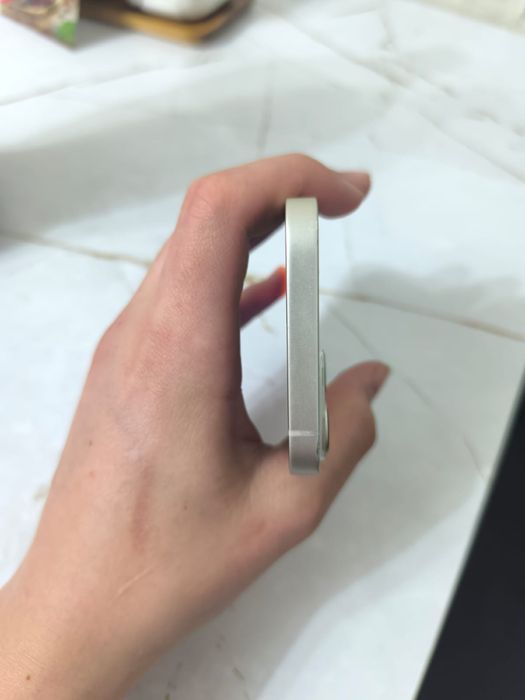 Продам айфон 13 на 128гб , акб 94