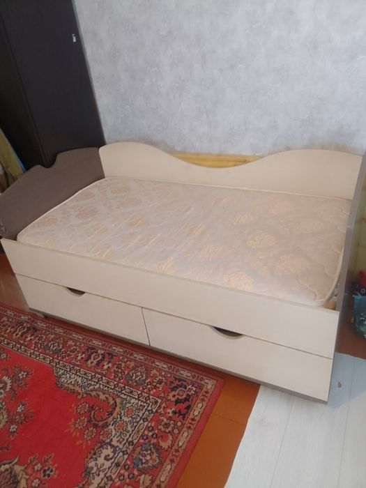 Продам кровать детскую