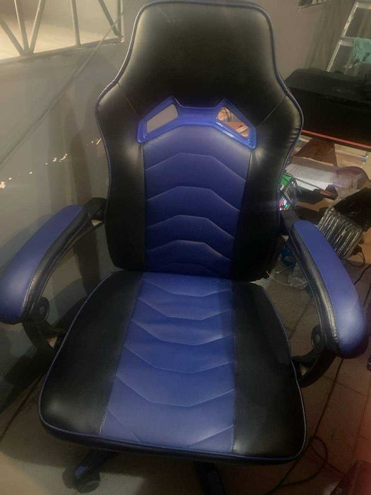 Продаются столы компьютерные