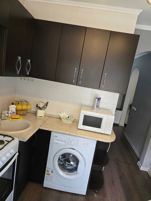 1 комнатная  центр Вип .  Kaspi Red.