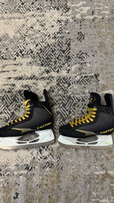 Коньки хоккейные