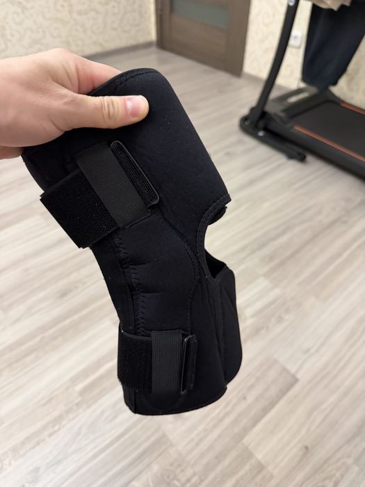 Продам наколенники в хорошем состояний