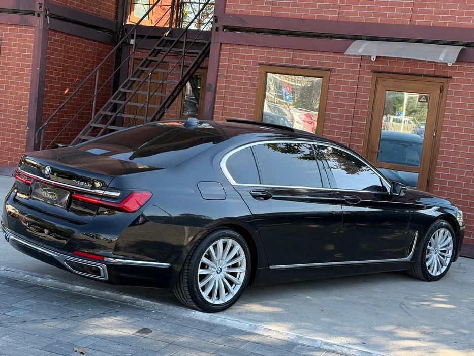 BMW Seria 7 2021 — imagine 3