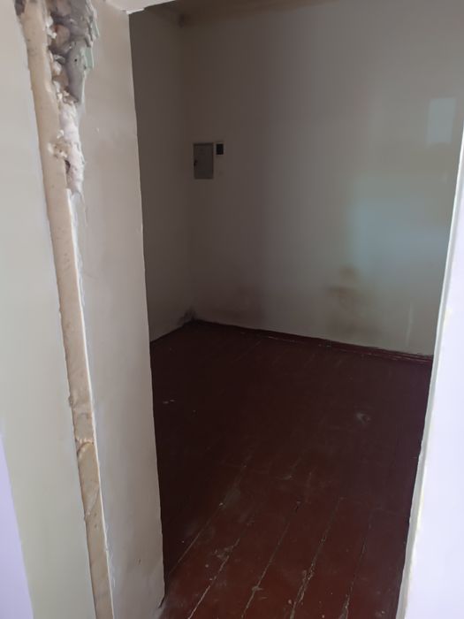 Срочно Яшнабадский район продаётся квартира  2/1/2 Джакурганская